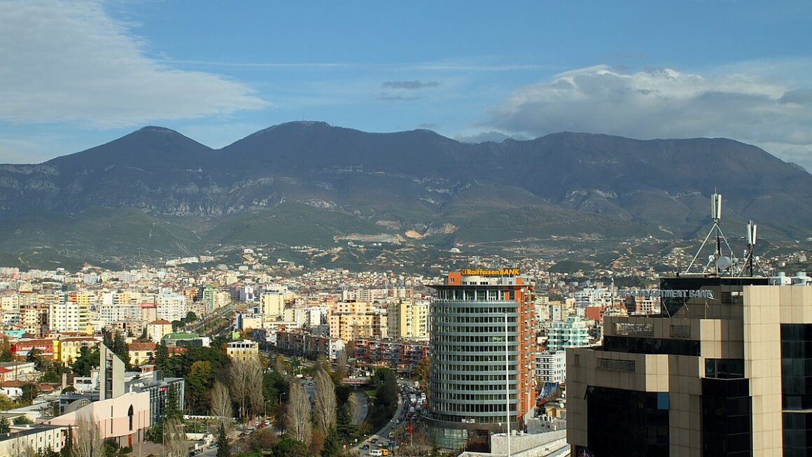 Shqipëri, plakja e popullsisë, studiuesit: Pasoja të mëdha për ekonominë