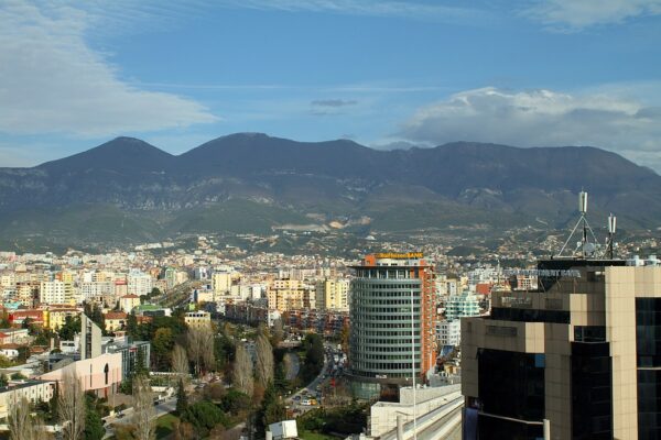 Shqipëri, plakja e popullsisë, studiuesit: Pasoja të mëdha për ekonominë