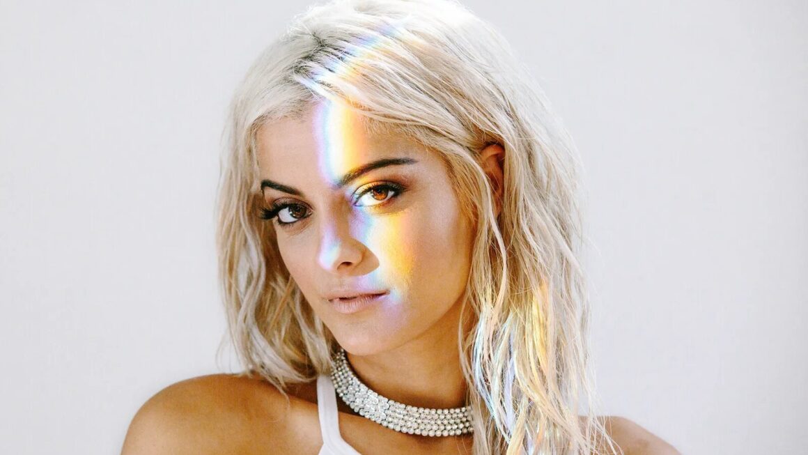 Bebe Rexha rikthehet në Dibër pas 12 vitesh