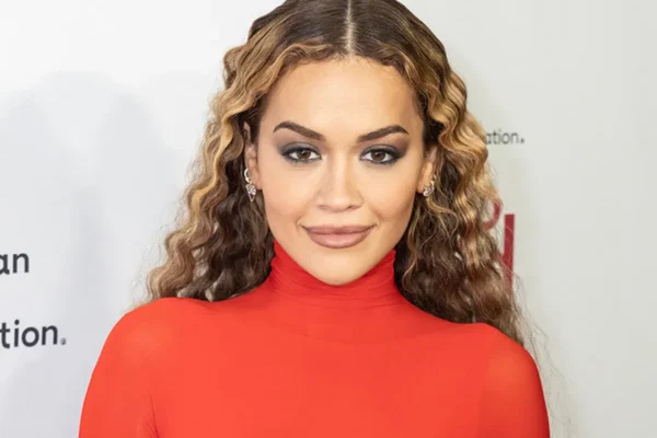 Rita Ora, “Çdokush lidhet me Shqipërinë”, flet për vendin tonë