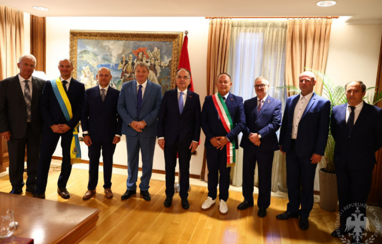 Presidenti Begaj takim me Arbëreshët, thekson rëndësinë e bashkëpunimit