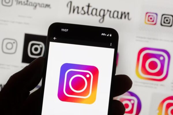 Instagrami vendos kufizime në llogaritë e adoleshentëve