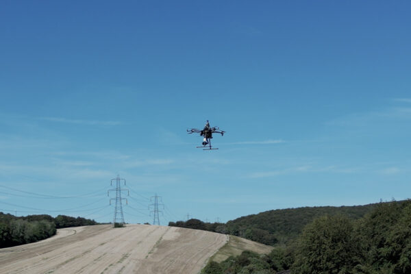 Revolucioni i qiellit: Karta e parë SIM për drone nis në Mbretërinë e Bashkuar nga BT