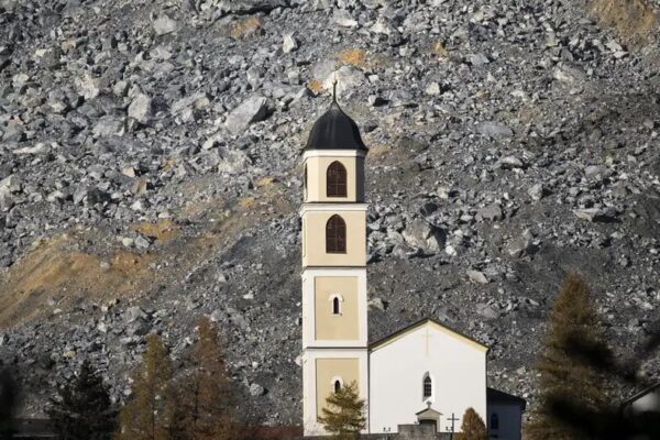 A është ndryshimi klimatik përgjegjës për rrëshqitjen e tokës në fshatin zviceran Brienz?