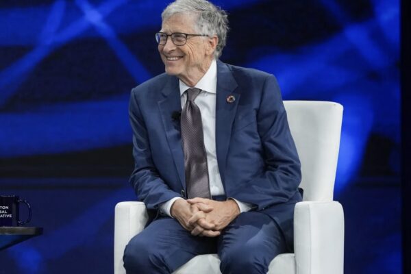 Bill Gates rrëfen gabimet e së kaluarës: Tre këshillat e tij për sukses