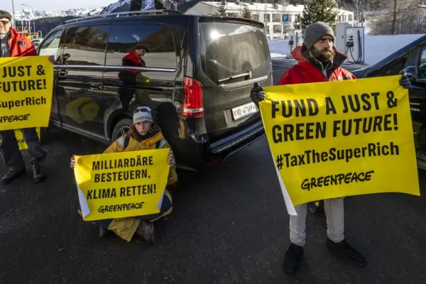 Zëri i të rinjve në Davos: Protesta dhe thirrje për ndryshim