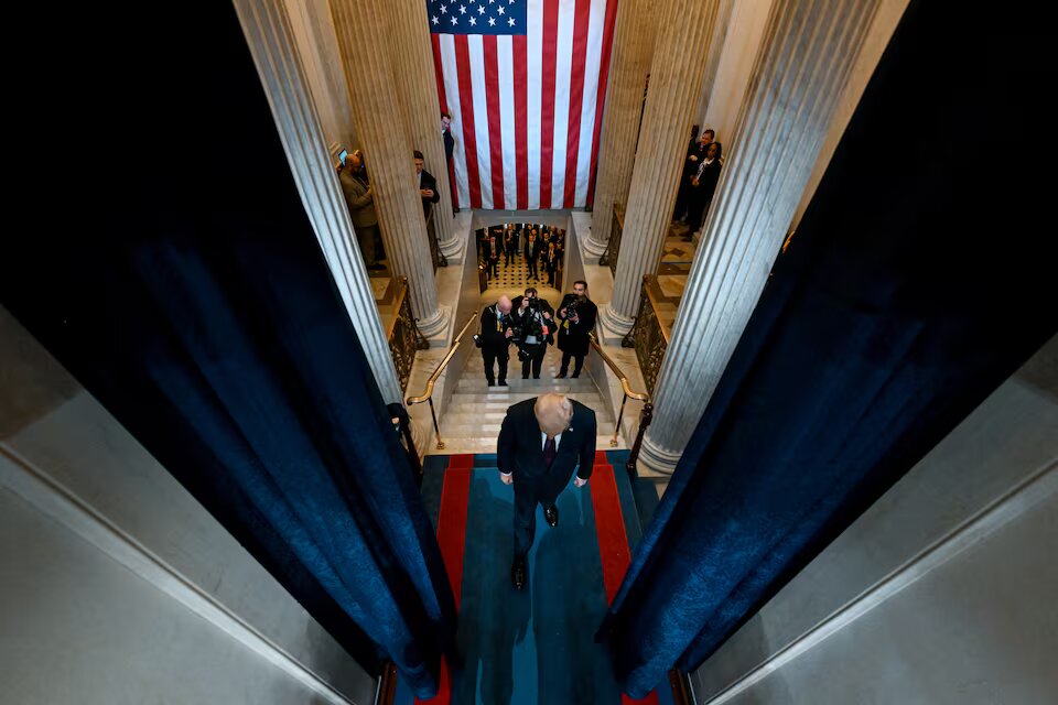 Donald J. Trump hyn në fazën e inaugurimit të tij si presidenti i 47-të i Shteteve të Bashkuara brenda Kapitol Rotunda. Kenny Holston/Pool Uashington, DC, SHTETET E BASHKUARA