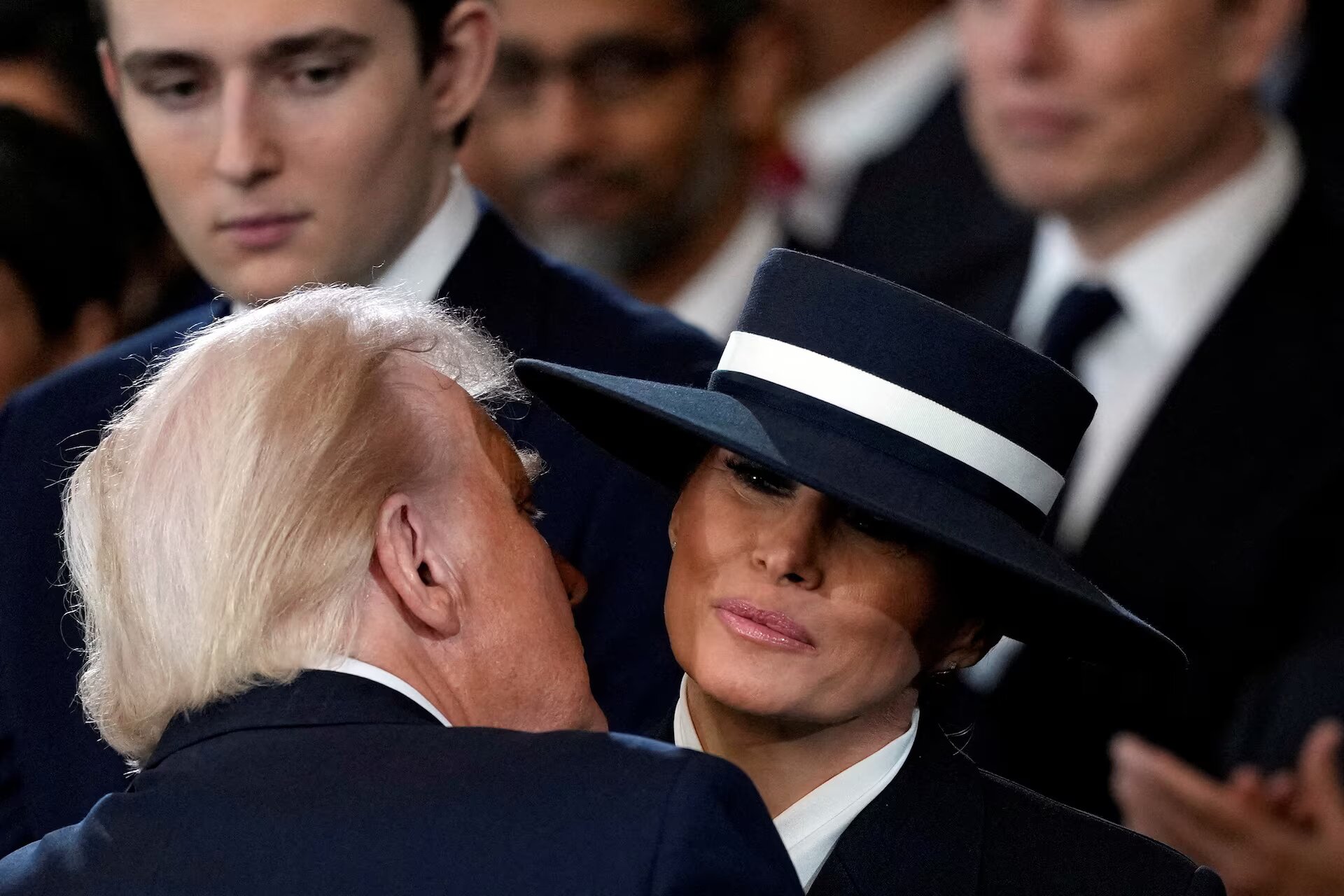 Donald Trump puth zonjën e parë Melania Trump në Rotondën e Kapitolit të SHBA. Julia Demaree Nikhinson/Pool Uashington, DC, SHTETET E BASHKUARA 