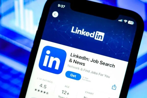 LinkedIn akuzohet për shpërndarjen e mesazheve private për trajnimin e modeleve të AI