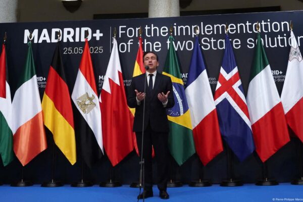 Spanja pret vende europiane dhe arabe për të rritur presionin ndaj Izraelit