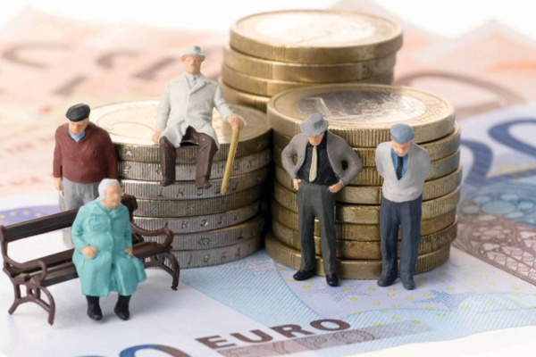 Deficiti i skemës së pensioneve në përmirësim. Si po mbahen shpenzimet nën kontroll