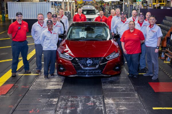 Nissan do të mbyllë shtatë fabrika, duke shkurtuar 20,000 vende pune në të gjithë botën