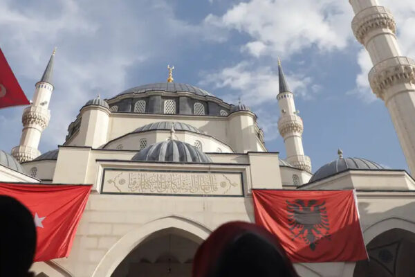 Ballkani: Xhamitë si instrumente të politikës turke