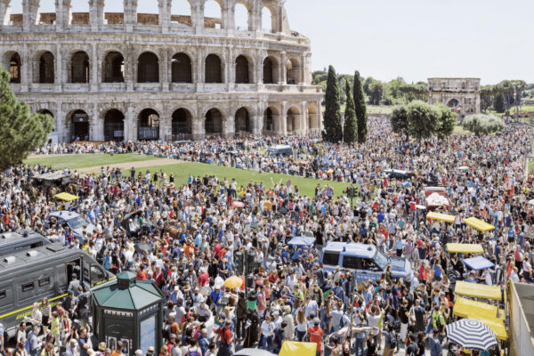 A po e shkatërrojnë turistët Europën? Si po reagon popullsia vendase