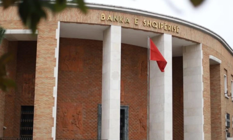Paraja jashtë banke u rrit me një rekord prej 107 milionë eurosh përpara zgjedhjeve