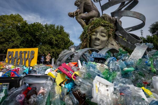 Sipas ekspertit, bisedimet e OKB-së për ndotjen nga plastika duhet të çojnë në një traktat ambicioz