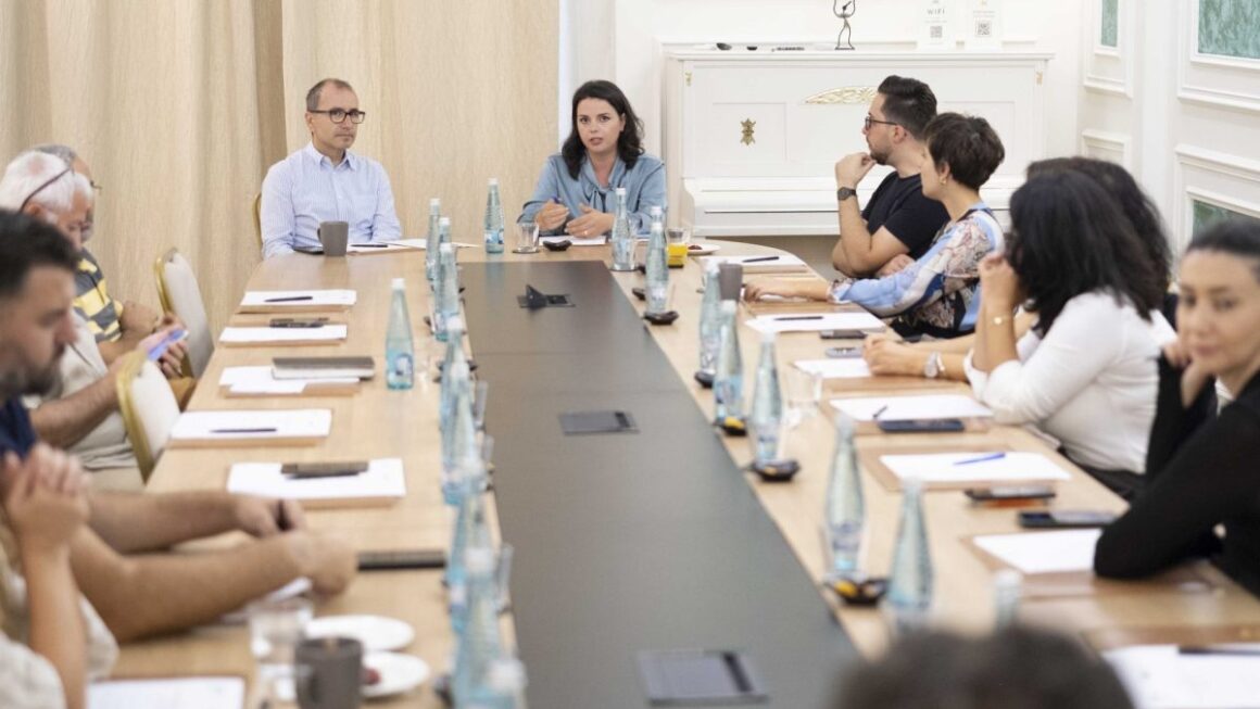 Besjana Guri, fituese e Çmimit Goldman 2025, moderon tryezën e BIRN Albania për sfidat mjedisore në Shqipëri