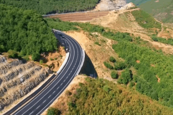 Hapet qarkullimi i rrugës Qukës-Qafë Plloçë, Balluku: Aksi i ri do të jetë degëzimi i Korridorit 8