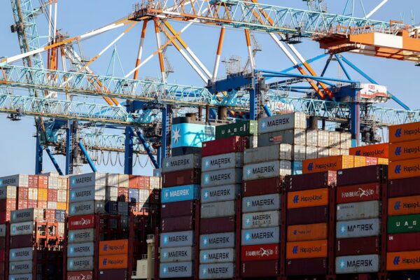 Rritja ekonomike e eurozonës mbetet me ritme të ngadalta, tregon PMI