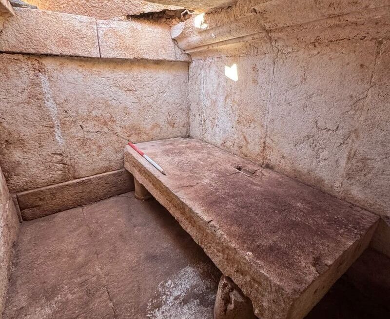 Arkeologët zbulojnë në Bulqizë një varr monumental të periudhës romake