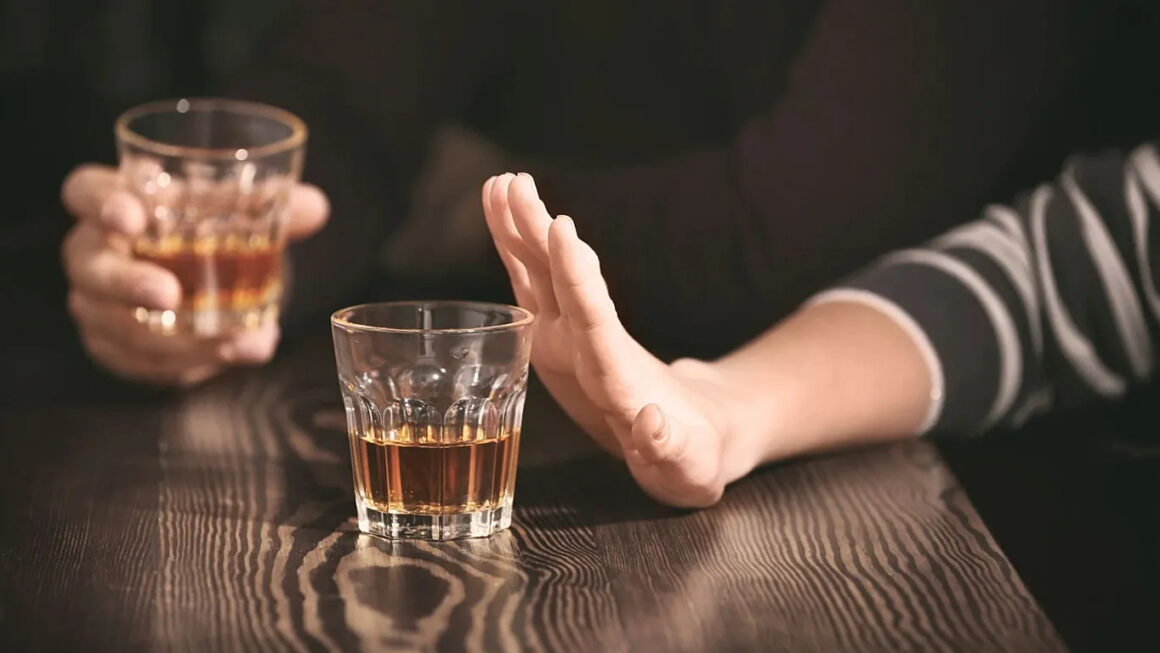 Alkooli po nxit mijëra raste kanceri dhe po i kushton Europës miliarda euro, paralajmëron OBSH