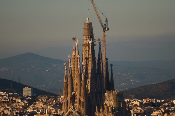 Sagrada Familia bëhet kisha më e lartë në botë