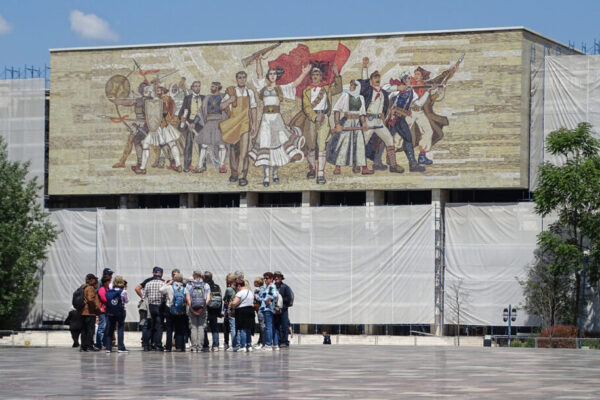 Turizmi bën kthesë në vjeshtë, të huajt u rritën me 9.9 për qind në shtator