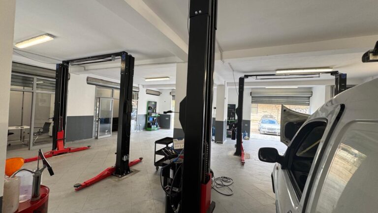Auto Garage