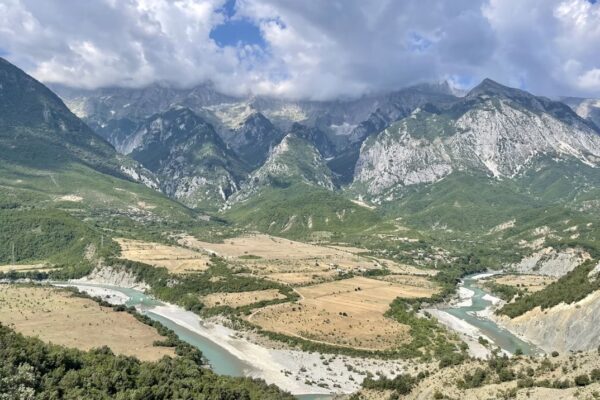 Reuters: Analizë mbi mbrojtjen e lumit Vjosa nga UNESCO, shprehen shqetësimet e ambientalistëve shqiptarë