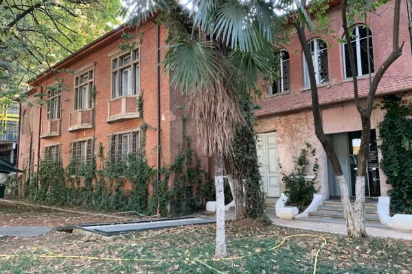 Travel and Tour World: Tirana po shndërrohet në një qendër turistike të Ballkanit
