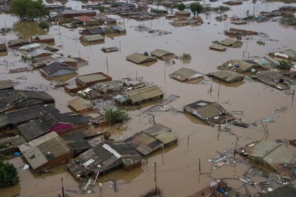 Raporti i OKB-së: 250 milionë njerëz të zhvendosur nga katastrofat klimatike gjatë 10 viteve të fundit