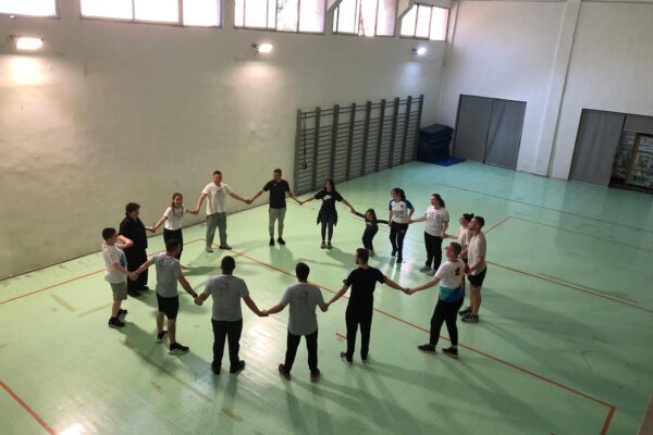 Projekti “Filippide Shqipëria” fton studentët e UST të bëhen pjesë e një nisme sociale dhe të përfitojnë trajnim, eksperiencë dhe certifikatë pjesëmarrjeje