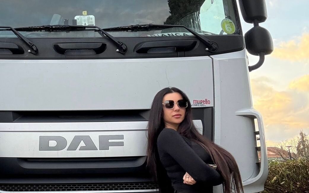Nga drejtimi i kamionit në krijimin e kompanisë së kamionëve, Bianca Dervishi ndihet turiste në rrugët e Europës