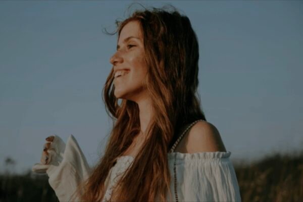 Arti i lumturisë: 8 zakone të thjeshta të njerëzve që duan jetën e tyre