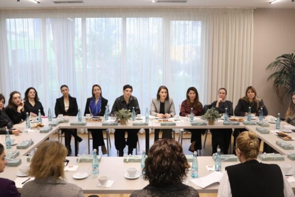 Ministria e Ekonomisë dhe Visa bashkëbisedim për fuqizimin e sipërmarrëseve shqiptare