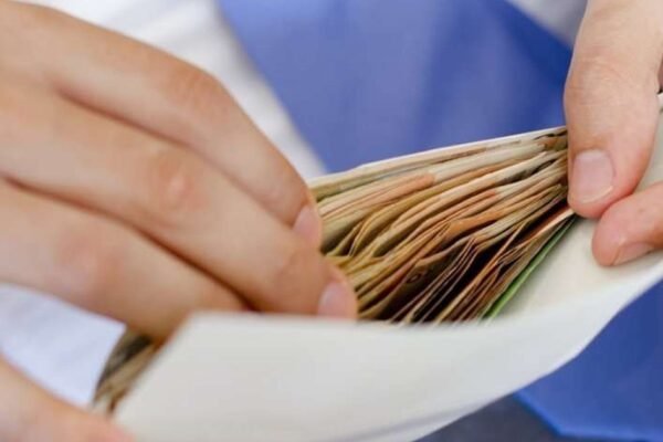 50% e të punësuarve nuk marrin më shumë se 52 mijë lekë neto në muaj