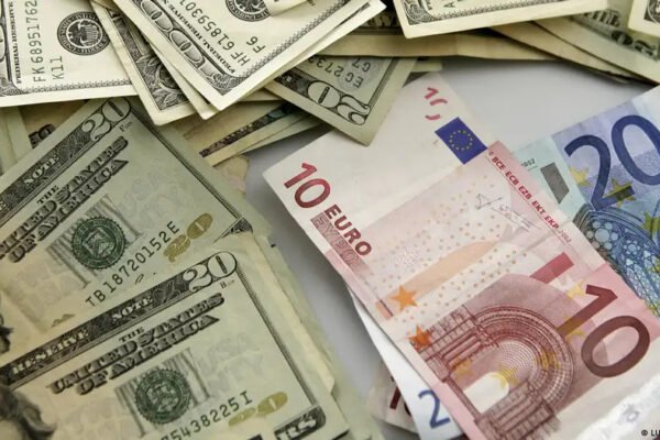 A është dollari i dobët rrezik për Europën?