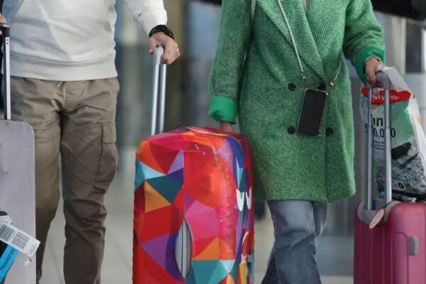 Bullgarët e kualifikuar kthehen nga Gjermania duke punuar në distancë