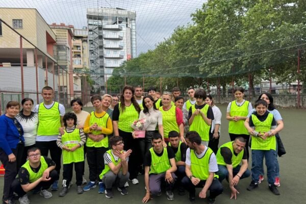 “Edhe Unë Mundem” – 10 vite suksesi dhe këmbënguljeje