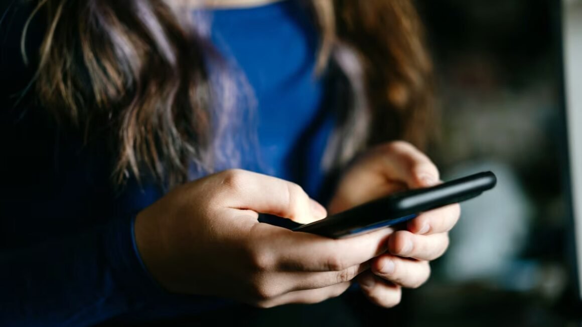 Meta dhe YouTube përballen me gjykatën për dëmet e shkaktuara tek të rinjtë nga rrjetet sociale