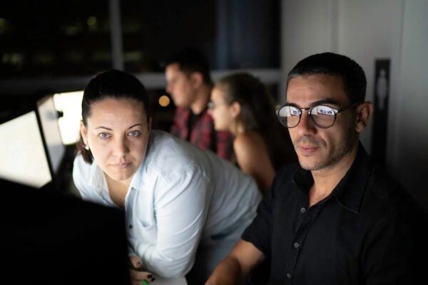 Inteligjenca artificiale ‘merr me qira’ njerëz për të kryer detyra në emër të saj