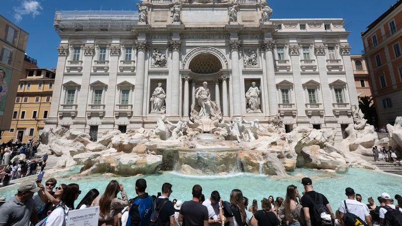 Vizita pranë ‘Shatërvanit të Trevit’ në Romë do të kushtojë 2 euro