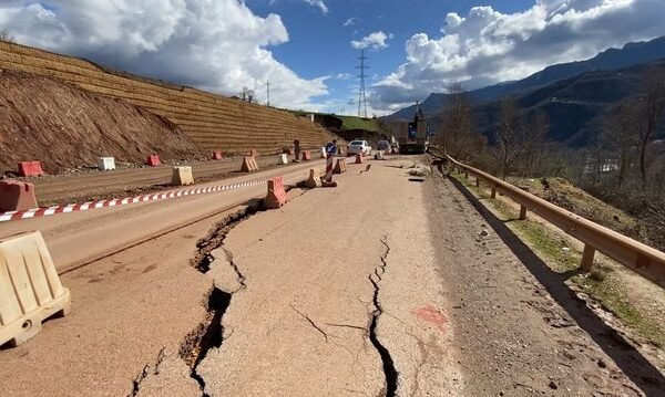 Bllokimi i aksit të Pogradecit rrezikon 1.2 miliardë euro tregti me Greqinë dhe Maqedoninë e Veriut
