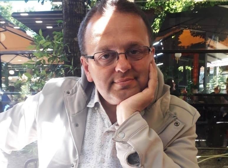 Letër nga Evans Drishti: “Zoti prind! Fëmija është i yti, jo i shkollës!”