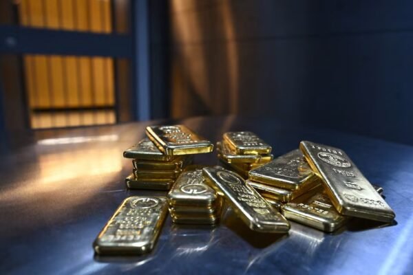 Ulja e çmimeve të mallrave trondit tregjet globale