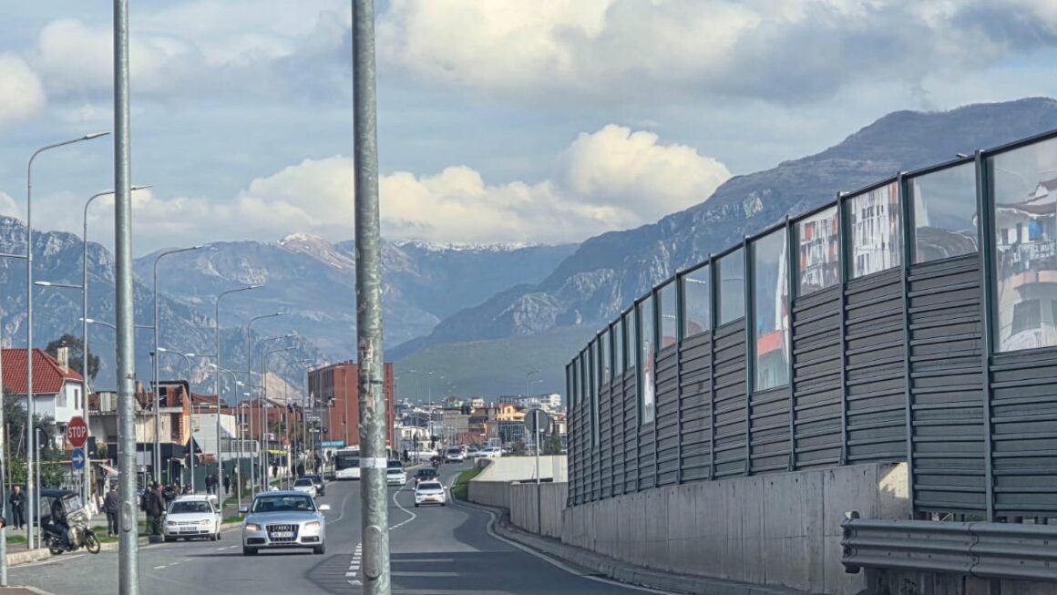 BB: Shqipëria shpenzon shumë për transportin, por projektet mbeten me cilësi të dobët