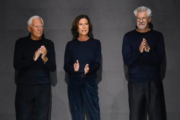 Silvana Armani hap një kapitull të ri për linjën kryesore Giorgio Armani me koleksionin e saj debutues