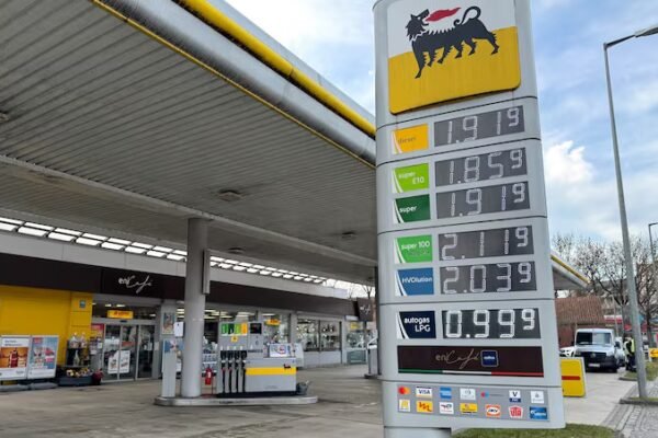 Inflacioni në Eurozonë rritet mbi pritshmëritë, konflikti në Lindjen e Mesme shton presionin mbi BQE