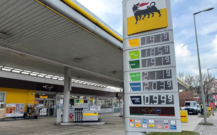 Inflacioni në Eurozonë rritet mbi pritshmëritë, konflikti në Lindjen e Mesme shton presionin mbi BQE